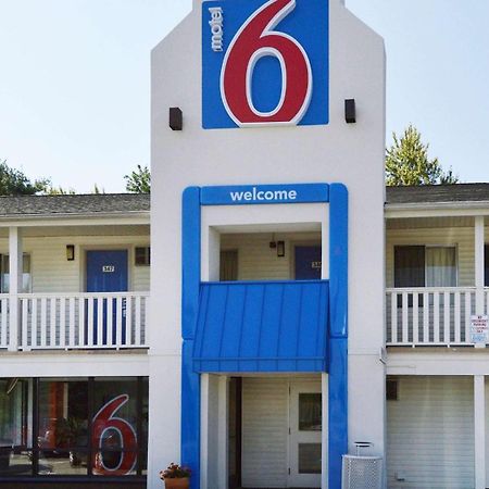 纳舒厄6号汽车旅馆 外观 照片